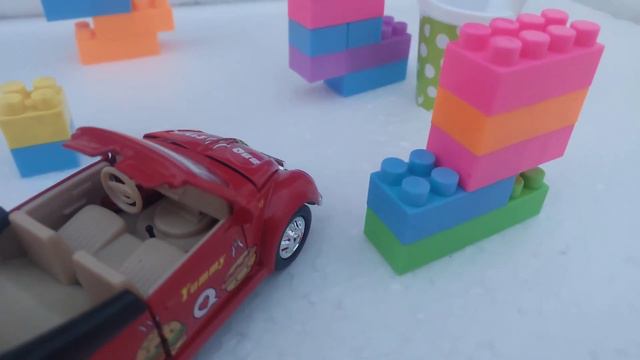 Hungry metal cars searching for food |learning foods |car racing and eating|foodie cars| feefoo kid смотреть онлайн