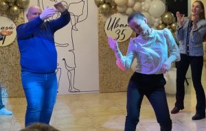 Ржачные танцы на свадьбе до слёз