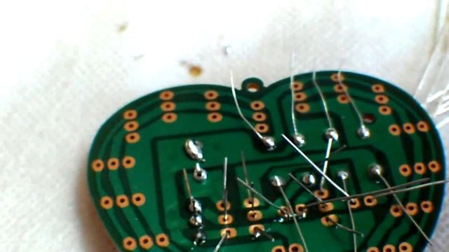 Поджаренный⚡️? DIY KIT Мигающее Сердце с Музыкой? Транзисторы, Светодиоды и Динамик смотреть онлайн