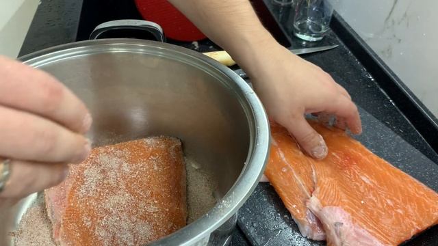 Солим лосось. Блюдо для праздничного стола. смотреть онлайн