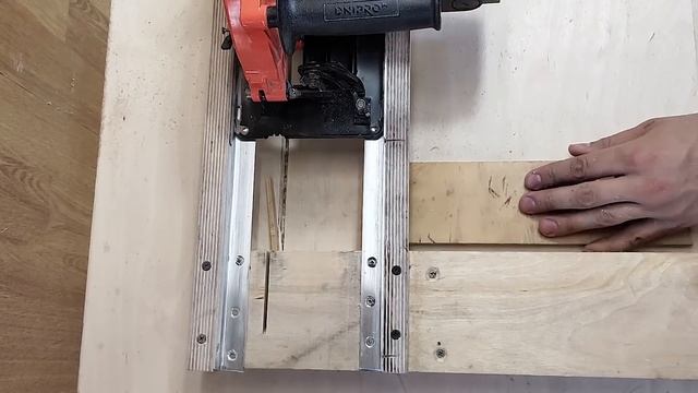 Circular Saw Crosscut Jig / Торцовочная система из циркулярной пилы смотреть онлайн