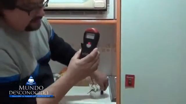 ▶ Cuidado con los Hornos Microondas смотреть онлайн