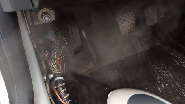 Чистка салона автомобиля паропылесосом Karcher SV 1905 смотреть онлайн