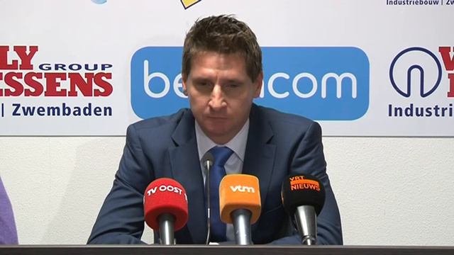 W-Btv Nieuwsflash: Glen De Boeck wordt nieuwe coach W-B смотреть онлайн