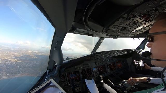 ILS Z approach runway 03L at Athens international airport (ATH LGAV) смотреть онлайн