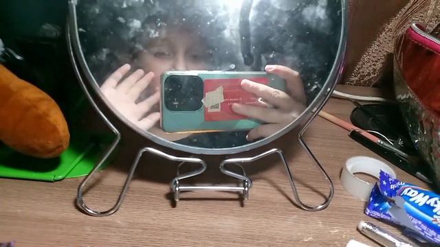 проверяю что если на фольгу налить зубную пасту то зубы будут белые не советую смотреть онлайн