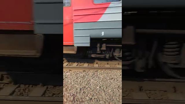 Грузовой поезд вл10 2331 и электропоезд эд4м 0272 сообщением Ярославский вокзал Фрязино