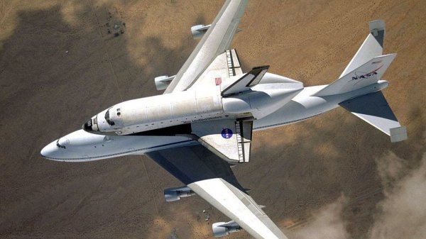 Транспортировка MTKK "Атлантис" Боингом 747. Transportation of the space shuttle "Atlantis".