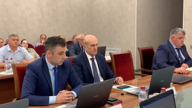 В Цхинвали установлена обязанность граждан регистрировать беспилотные летательные аппараты при их в смотреть онлайн