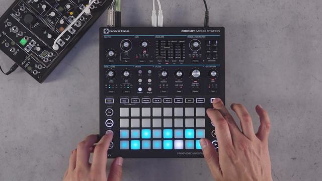 Novation // Circuit Mono Station v1.2 - Overview смотреть онлайн