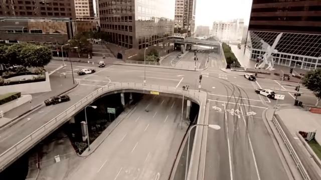 Невероятное зрелище Кен Блок творит дым на улицах Лос Анджелеса KEN BLOCK GYMKHANA смотреть онлайн