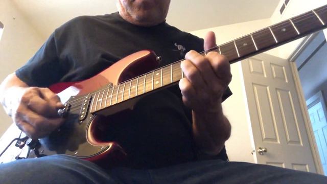Fender Deluxe Stratocaster смотреть онлайн