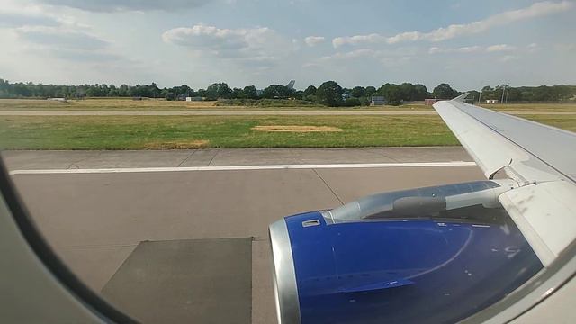 British Airways Airbus A321 taxi and take off from London Gatwick airport смотреть онлайн