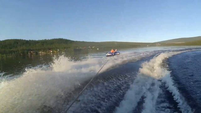 Езда на катере bayliner с ватрушкой смотреть онлайн