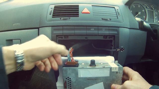 Skoda Fabia RADIO CD (REMOVAL AND FIT) смотреть онлайн