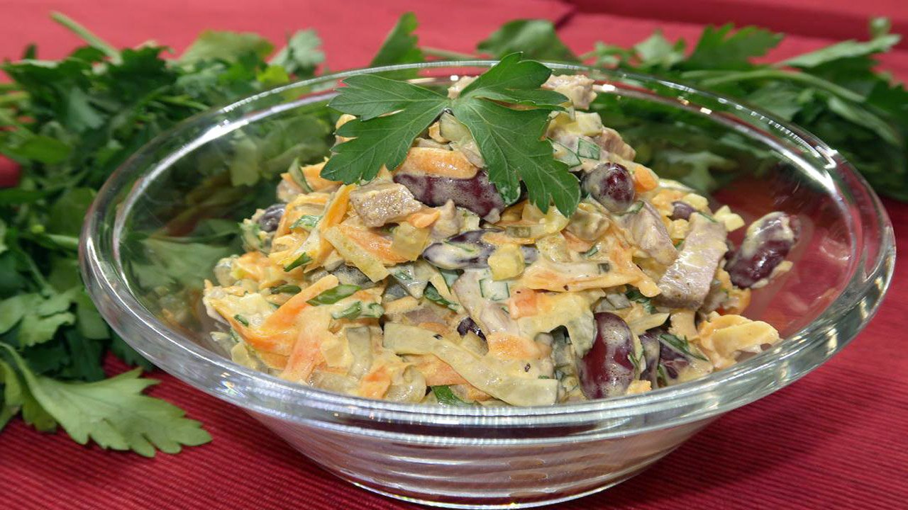 Очень вкусный мясной салат с красной фасолью. Салат на праздничный стол смотреть онлайн