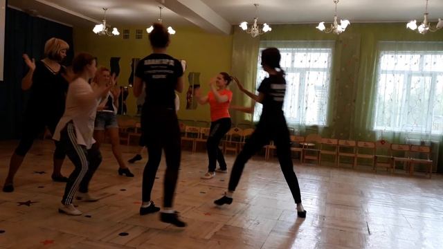 ?Фрагмент мастер-класса "Планета танца". Номер "Папуасики". Автор Оксана Калинина смотреть онлайн