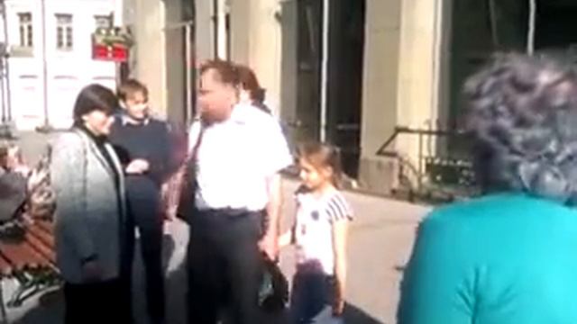 25.05.2015 Старый Арбат, 17.00, задержан Сергей Садов, музыканта и композитора. смотреть онлайн