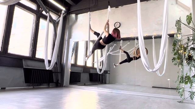 Акробатика на гамаке для йоги смотреть онлайн