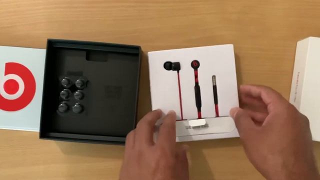 Beats Earphones 3.5mm | UrBeats3 | MFI certified смотреть онлайн
