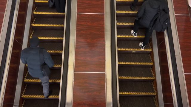 Станция метро "Комсомольская". Москва. IPhone 13 Pro Max video смотреть онлайн