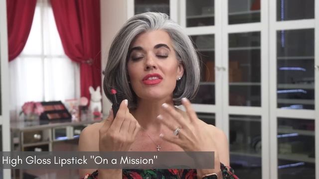 BEGINNER MAKEUP | MY TOP 3 PRODUCTS |  Nikol Johnson