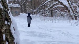 Парень МЛАДШЕЙ СЕСТРЫ СПАС ЕЁ от ГОПНИКОВ! **ЗАСТУПИЛСЯ на СТРЕЛКЕ!**