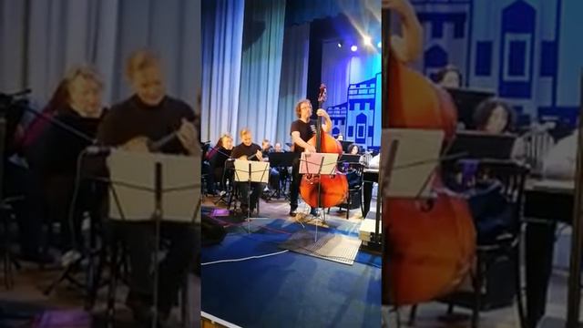 Домра и контрабас с оркестром нар.инструментов. Репетиция смотреть онлайн