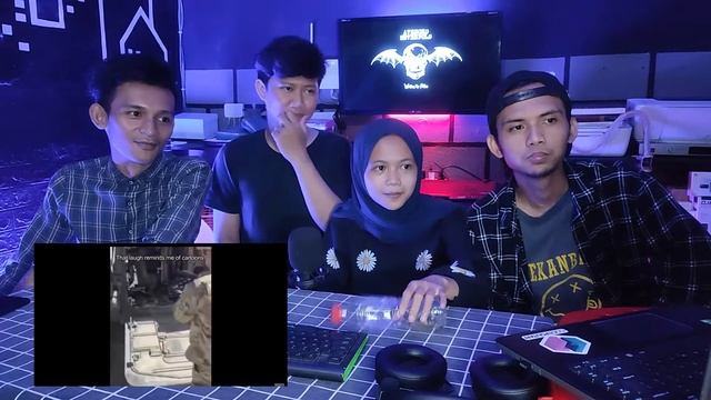#01 EPS. TRY NOT TO LAUGH - Ada dendam keluarga | Groovy Family смотреть онлайн
