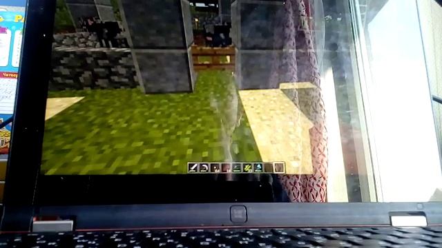 Играю в майнкрафт на ноутбуке. Класс смотреть онлайн