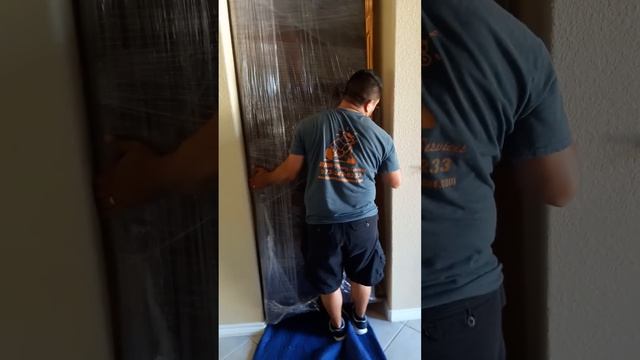 How To Move A Sofa Thru Narrow Stairs & Walls смотреть онлайн