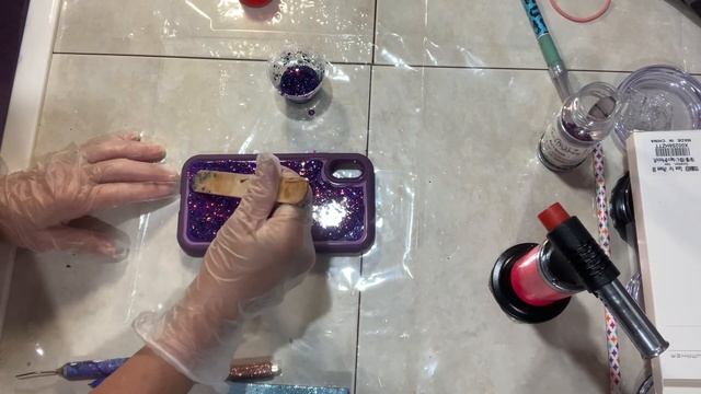 How I glittered an Iphone case. смотреть онлайн