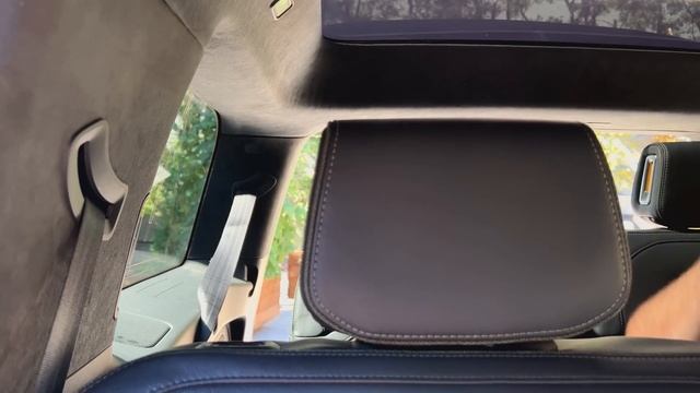 MEASURING UP! - Rivian R1S FIRST IMPRESSIONS - and All of the Seat Functions and Sizes! смотреть онлайн