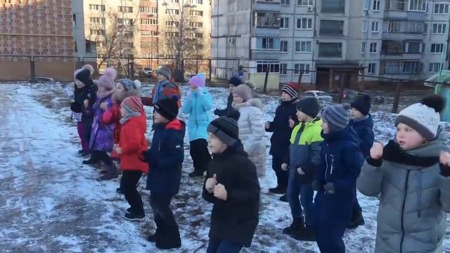 Флешмоб от 2Б на Зимней Ярмарке смотреть онлайн