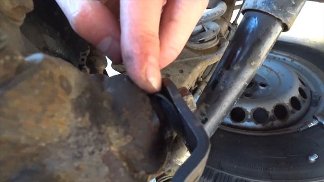 Что делать, если заклинил ручник? Ручник не отпускает колесо. смотреть онлайн