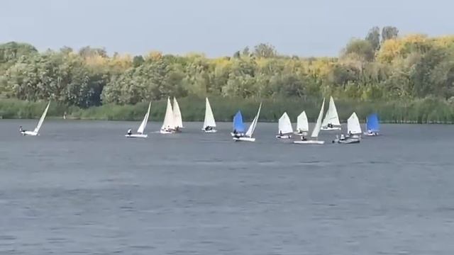В Астрахани прошла детская парусная регата смотреть онлайн