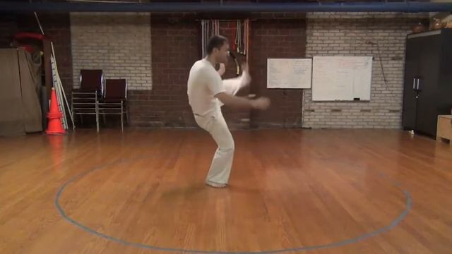 Capoeira Moves: Queixada (de Costas) - com Expressão смотреть онлайн
