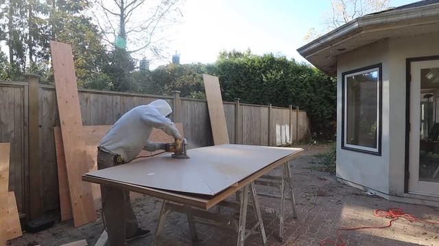 I built a RAMP in my friend's HOUSE!!! смотреть онлайн