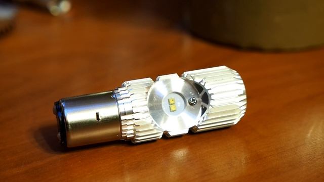 Test żarówek LED BA20D do motocykli lub skuterów смотреть онлайн