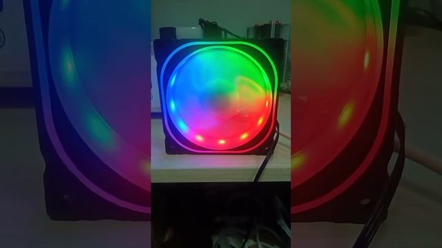 Профессиональный 120 мм RGB вентилятор для корпуса компьютера с автоуправлением смотреть онлайн