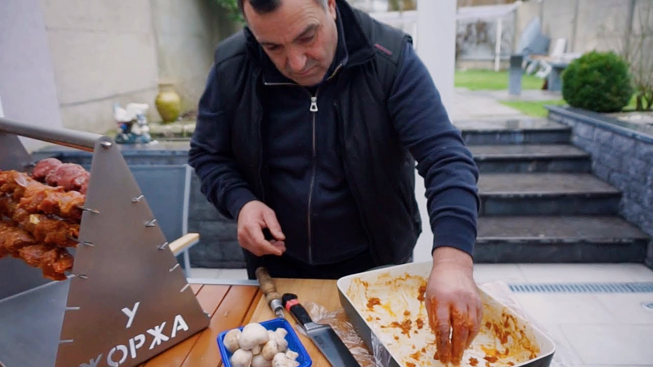 Такой шашлык просто объедение! Традиционный шашлык из свиной вырезки. Рецепт от Жоржа смотреть онлайн