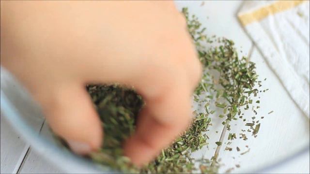 ROSEMARY SALT | PRESERVING HERBS | GARDEN DIY | INTHEKITCHENWITHELISA