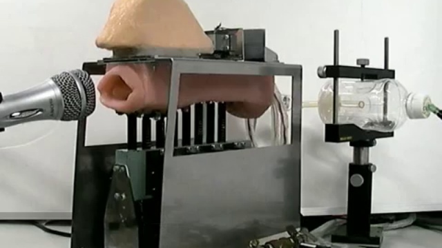 Роборот приехал на выставку Robotech 2011 смотреть онлайн