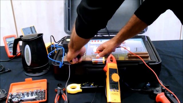 Fluke 365 Zangenamperemeter Gleich und Wechselstrom Gleich und Wechselspannung Wiederstand Durchgan смотреть онлайн