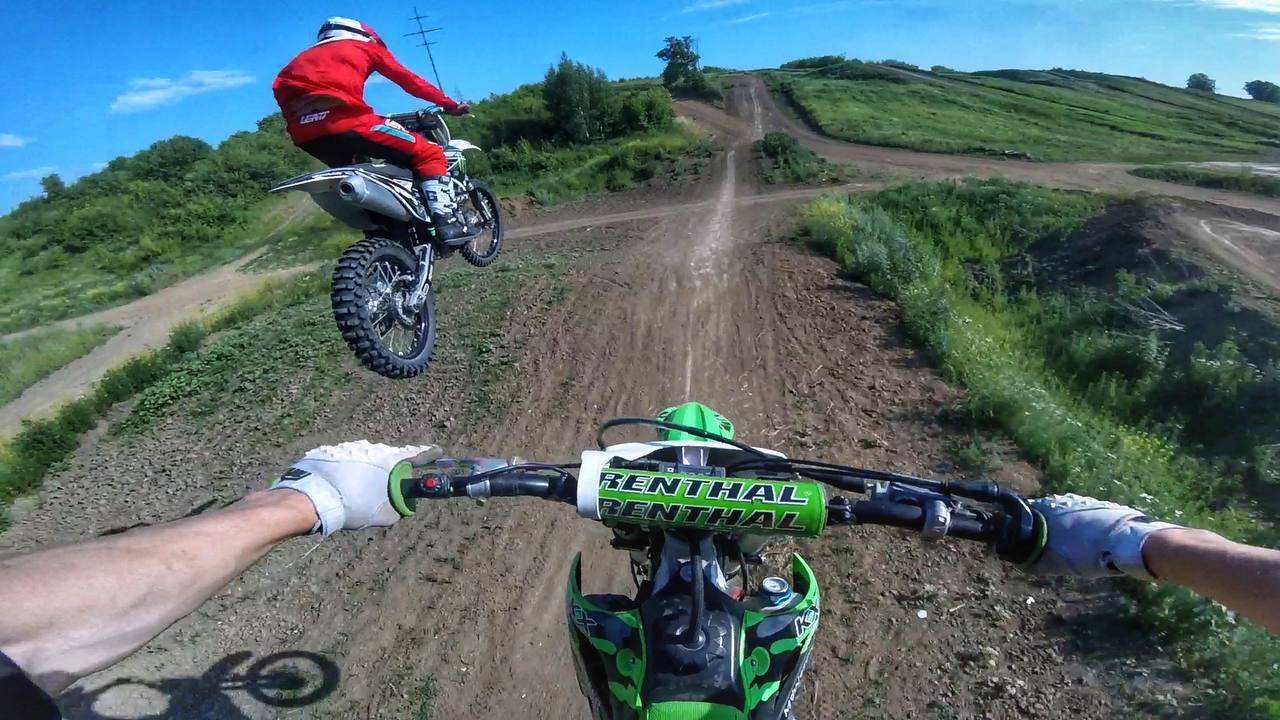 Чуть не разложился ?! Сумасшедшая тренировка по мотокроссу / KAWASAKI KX450F смотреть онлайн