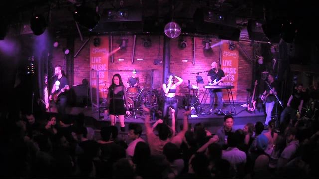 Billie Eilish- Bad Guy (Live Cover at The Roxy) смотреть онлайн