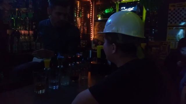 Бьют по голове в Баре KILLFISH ЭКСТРИМ ПОДАЧА смотреть онлайн