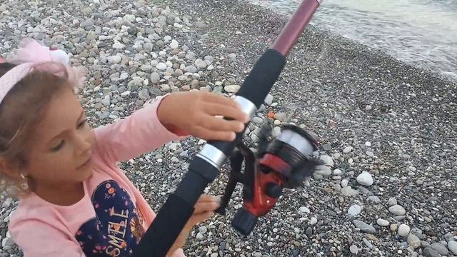 🐟 Рыбалка на море.Ловим рыбку 🐟.Видео для детей.Игра для детей. смотреть онлайн