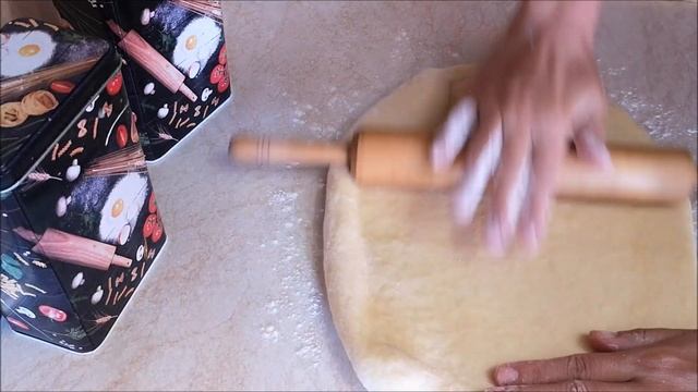 Булочки с корицей СИННАБОН булочки со сливой. ТАЮЩАЯ ВО РТУ выпечка со сливой смотреть онлайн