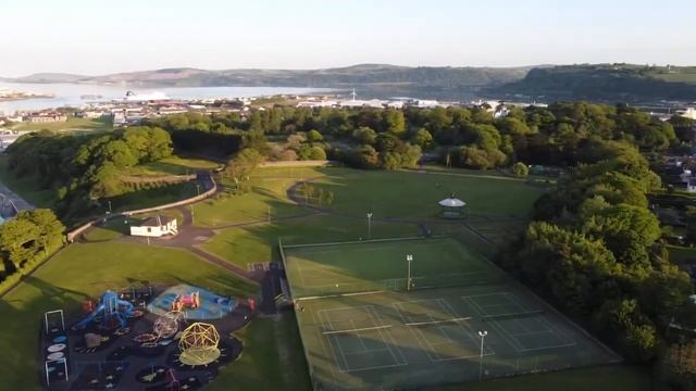 Aerial video of town park Larne смотреть онлайн